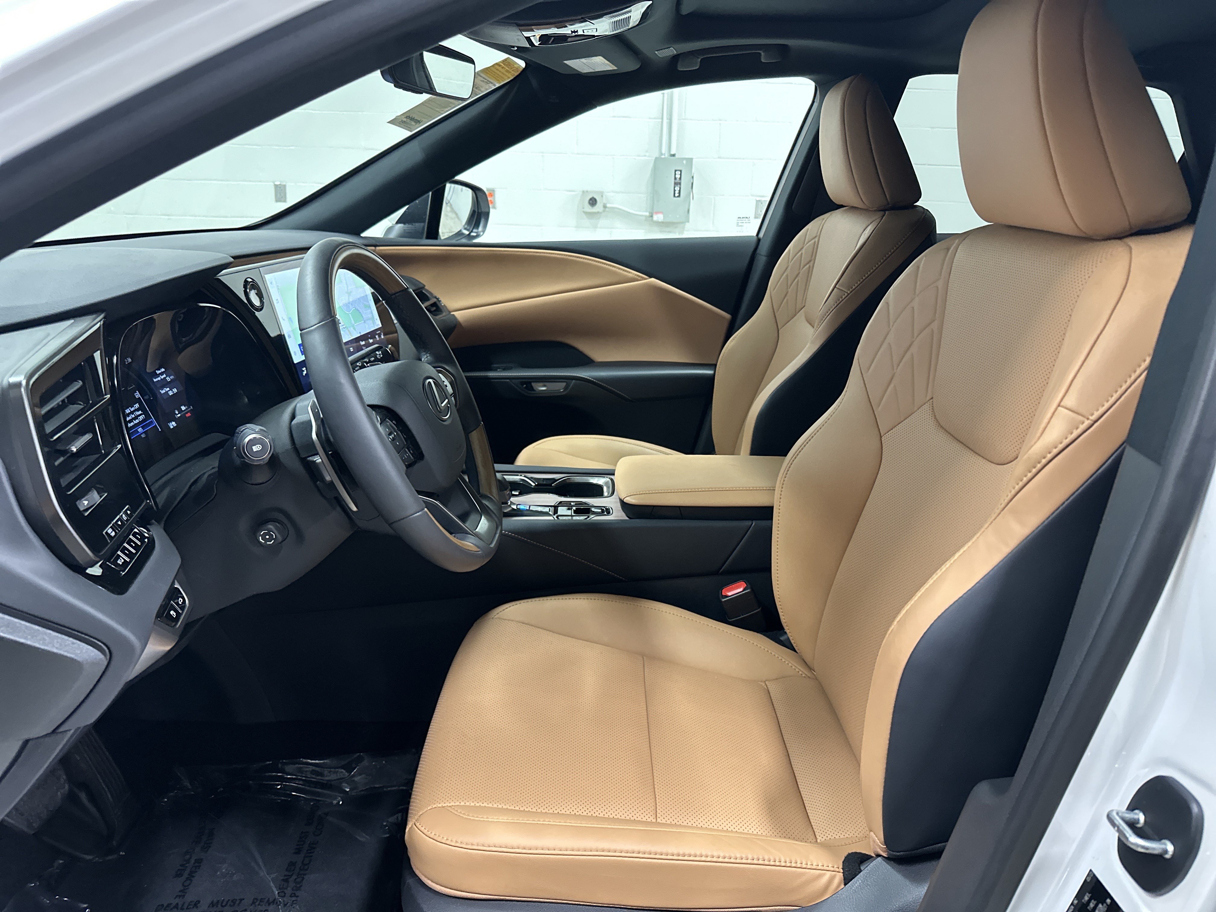 Certified 2025 Lexus RX 350h w/ Accessory Package (Z1) AWD/4WD image 16