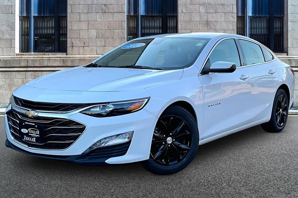 Used 2024 Chevrolet Malibu LT FWD image 2