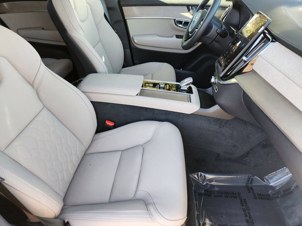 New 2026 Volvo XC90 B6 Plus w/ Protection Package AWD/4WD image 18