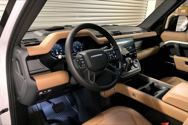 Certified 2026 Land Rover Defender 110 X-Dynamic SE AWD/4WD image 24
