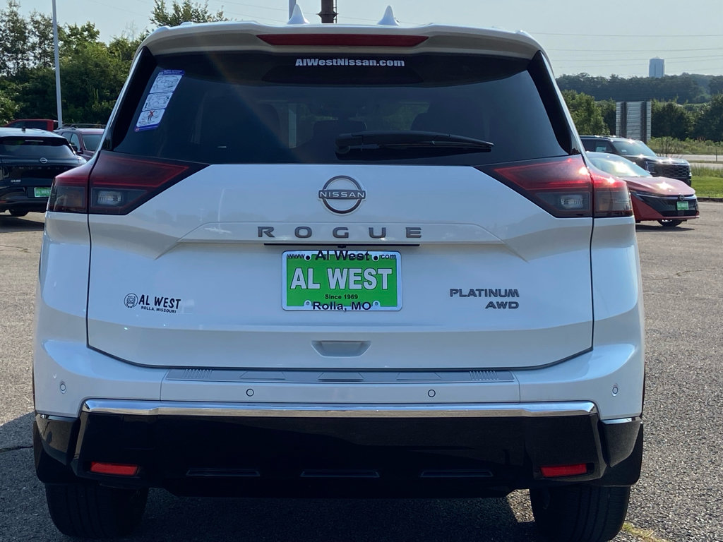 New 2026 Nissan Rogue Platinum w/ Tech Package AWD/4WD image 4