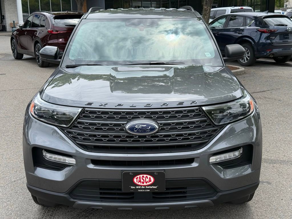 Used 2022 Ford Explorer XLT w/ Equipment Group 202A AWD/4WD image 2