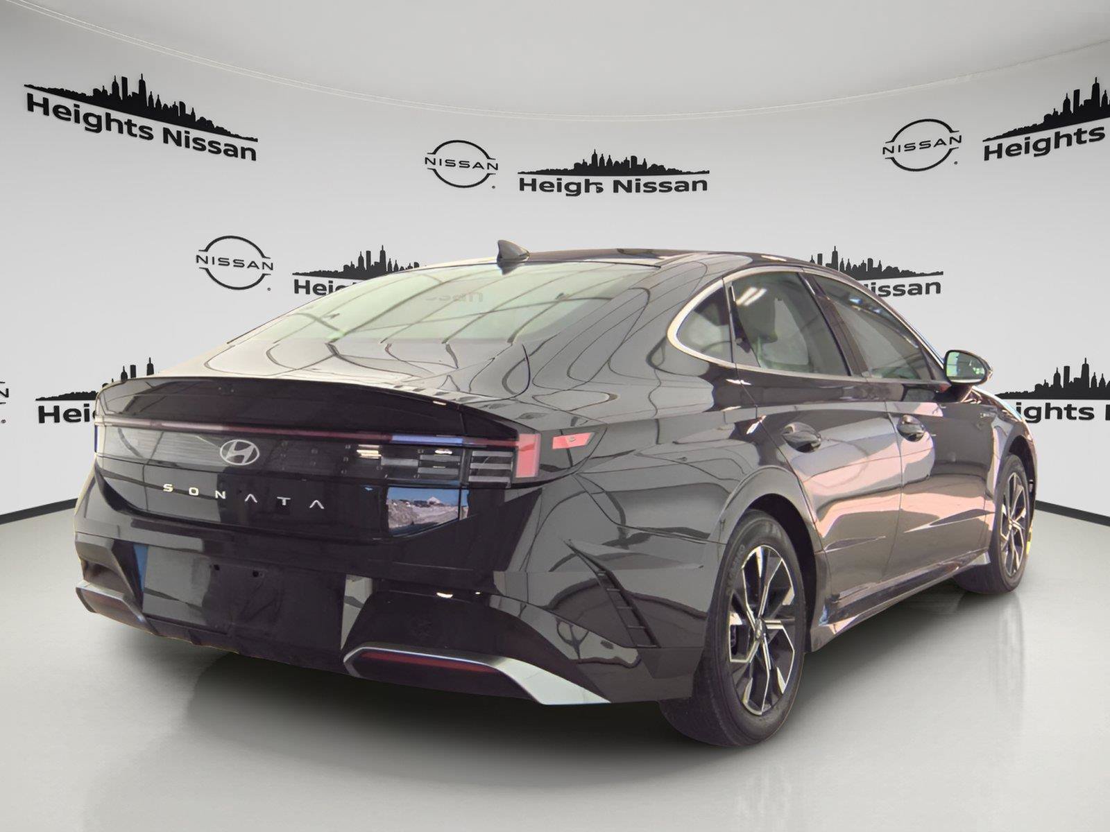 Used 2025 Hyundai Sonata SEL FWD image 9