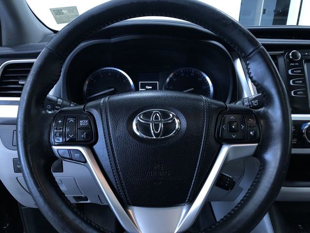 Used 2015 Toyota Highlander XLE image 24