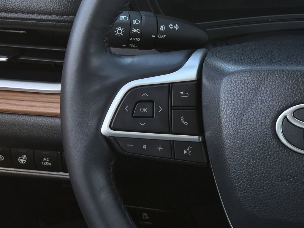 Used 2025 Toyota Grand Highlander Limited image 14