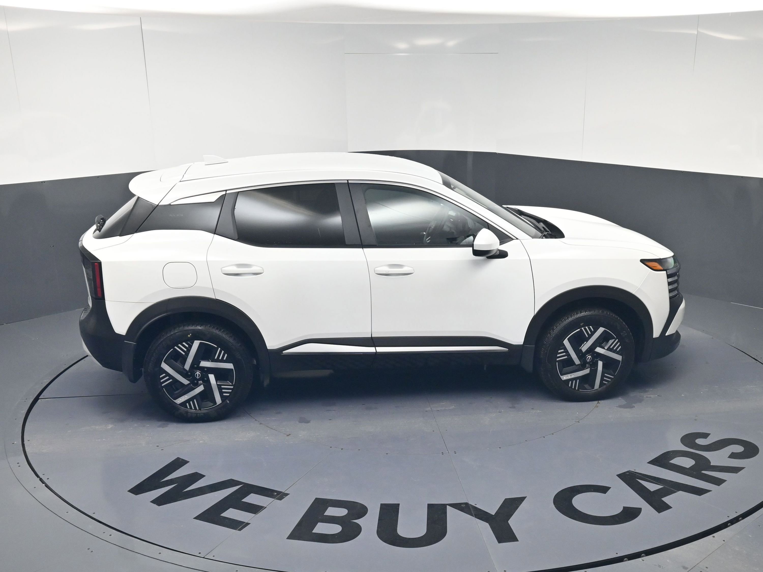 Used 2025 Nissan Kicks SV w/ Charging Package image 24