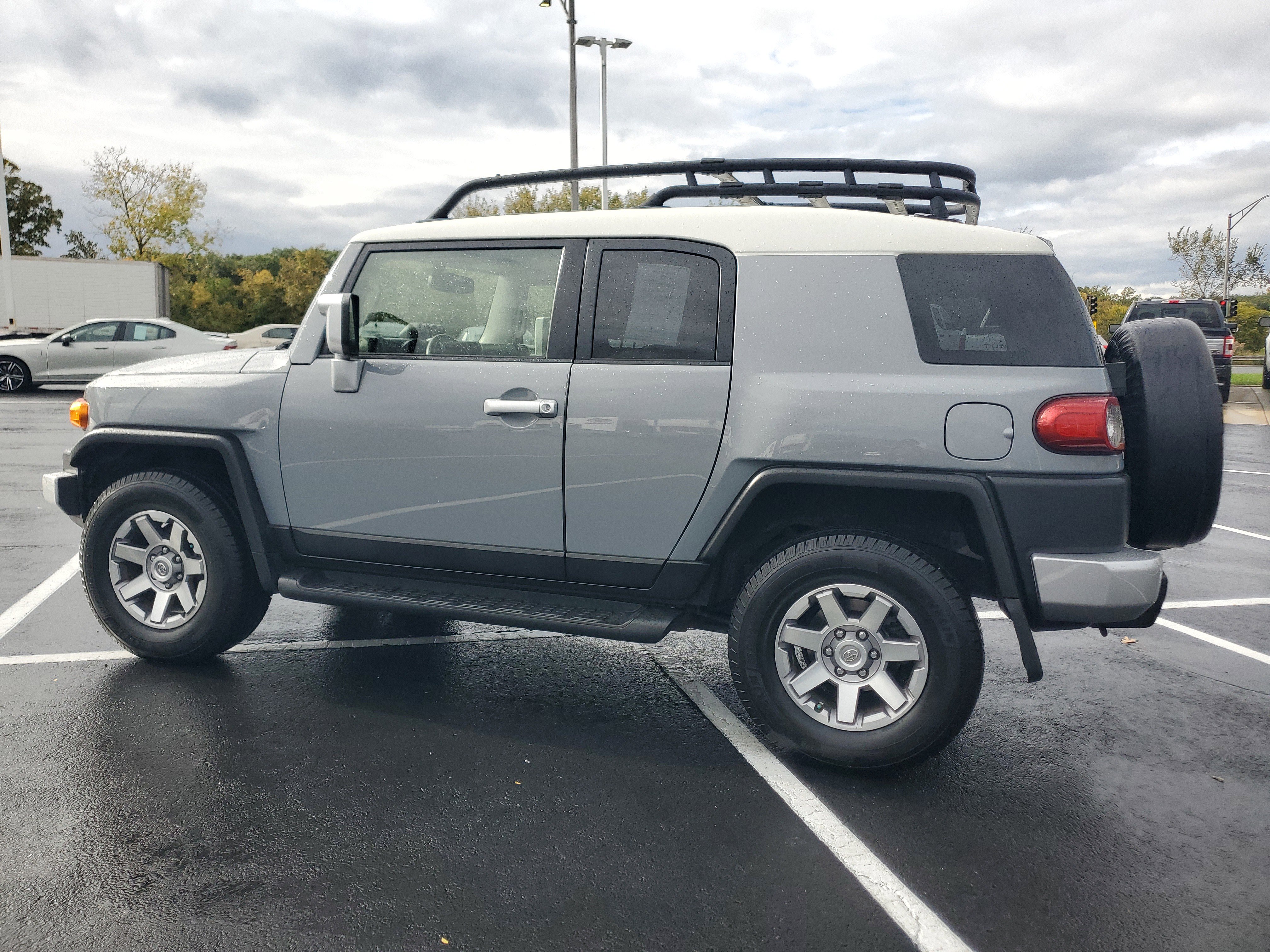 Used 2014 Toyota FJ Cruiser 4WD w/ Upgrade Package image 4