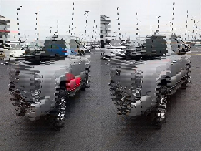 Used 2017 Toyota Tacoma Limited image 6