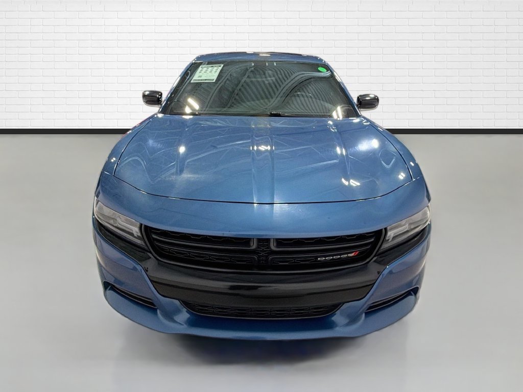 Used 2020 Dodge Charger SXT w/ Blacktop Package RWD image 2