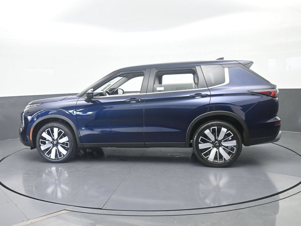 New 2026 Mitsubishi Outlander SE FWD image 3