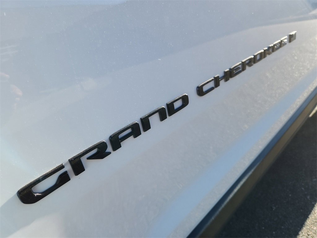 New 2025 Jeep Grand Cherokee Limited image 8
