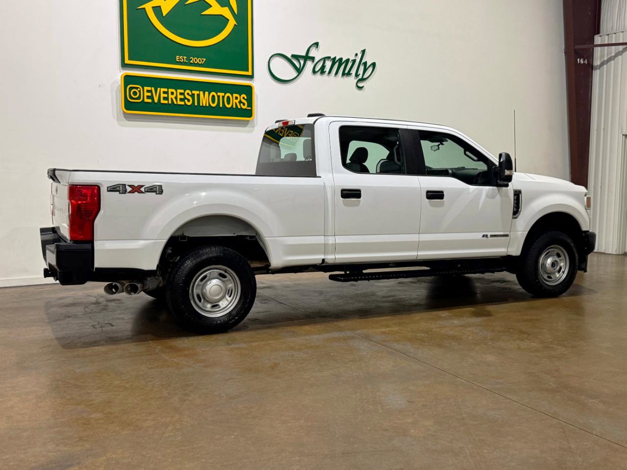 Used 2022 Ford F250 XL w/ Power Equipment Group AWD/4WD image 8