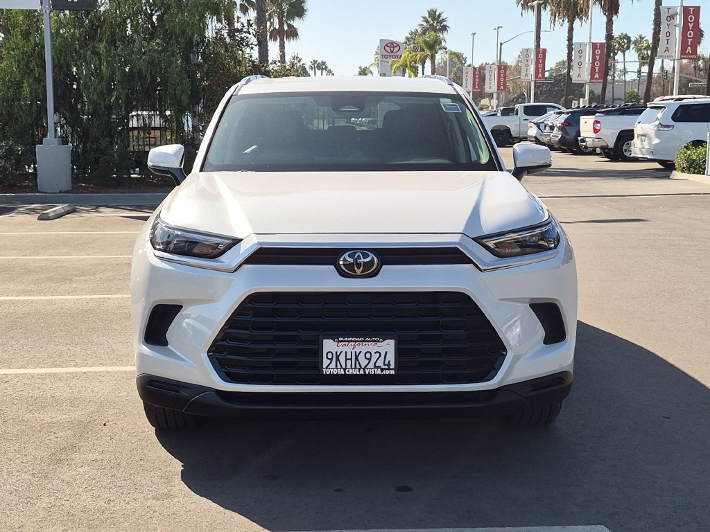 Used 2024 Toyota Grand Highlander AWD image 4