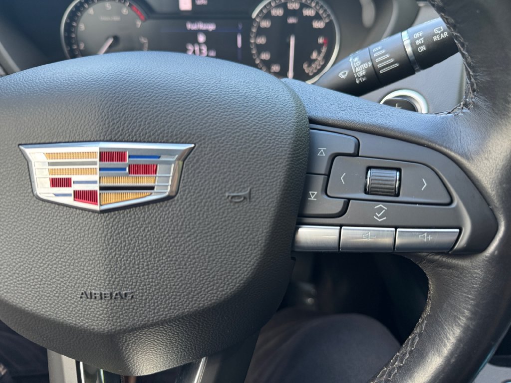 Used 2022 Cadillac XT4 Premium Luxury w/ Enhanced Visibility Package AWD/4WD image 30