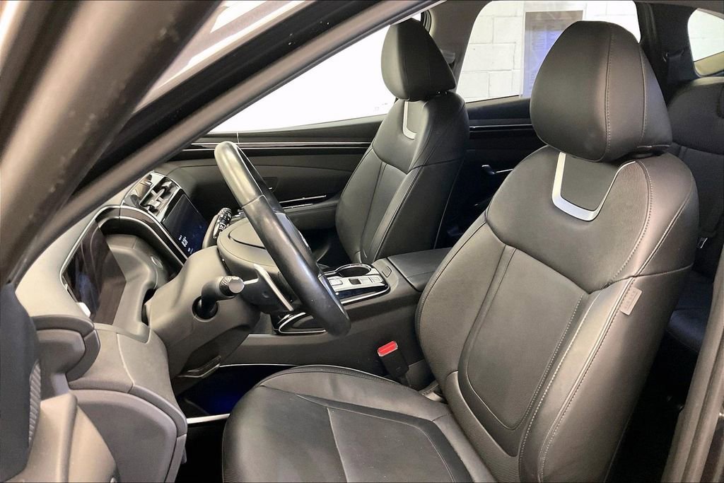 Certified 2022 Hyundai Tucson Limited w/ Cargo Package image 16