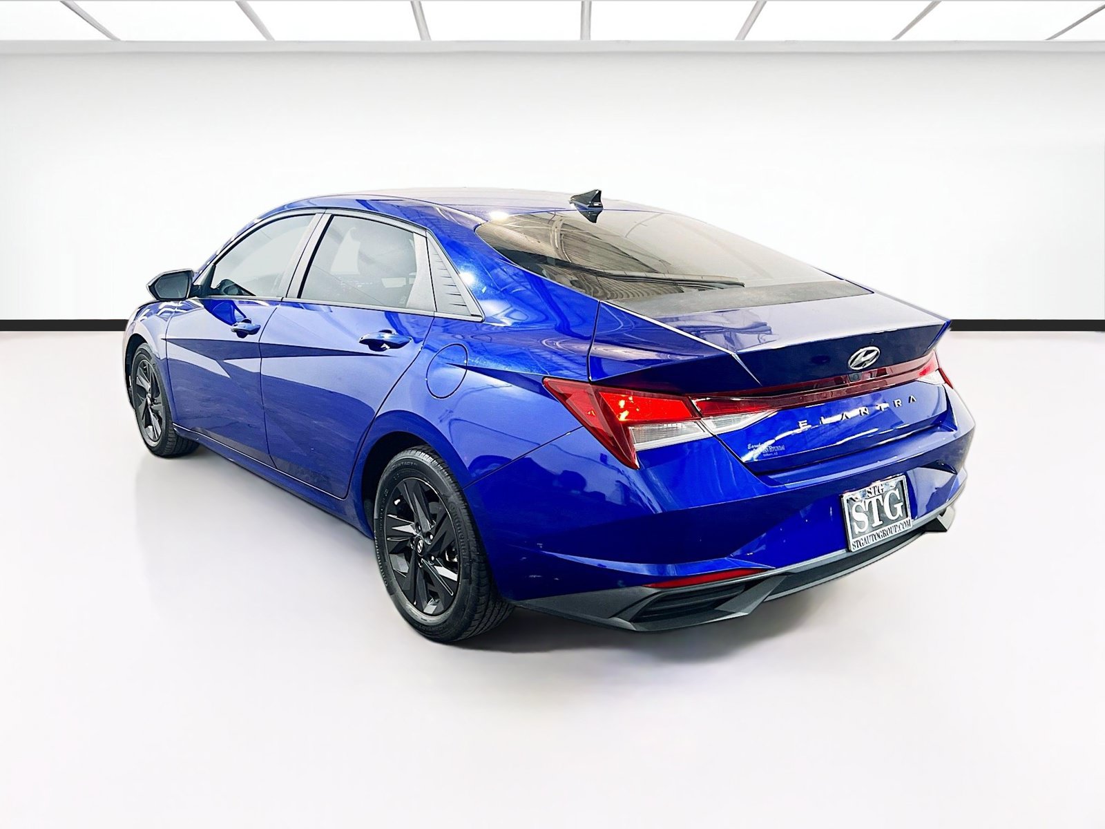 Used 2021 Hyundai Elantra SEL w/ Convenience Package FWD image 6