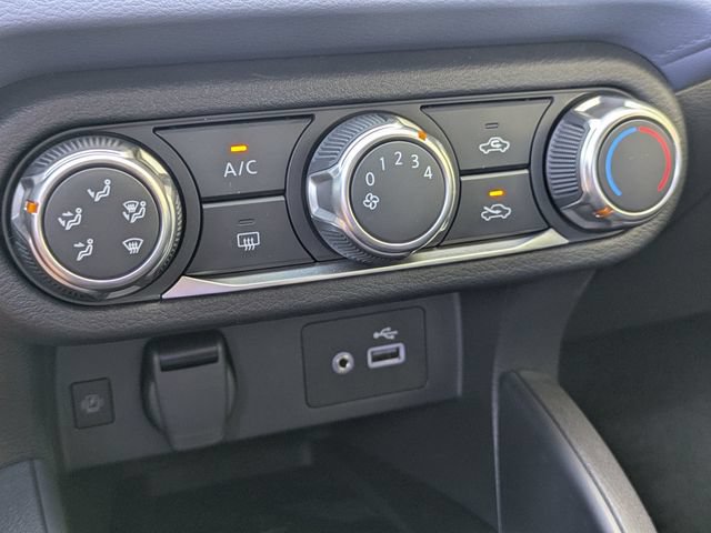 New 2025 Nissan Versa SV w/ Trunk Package FWD image 23