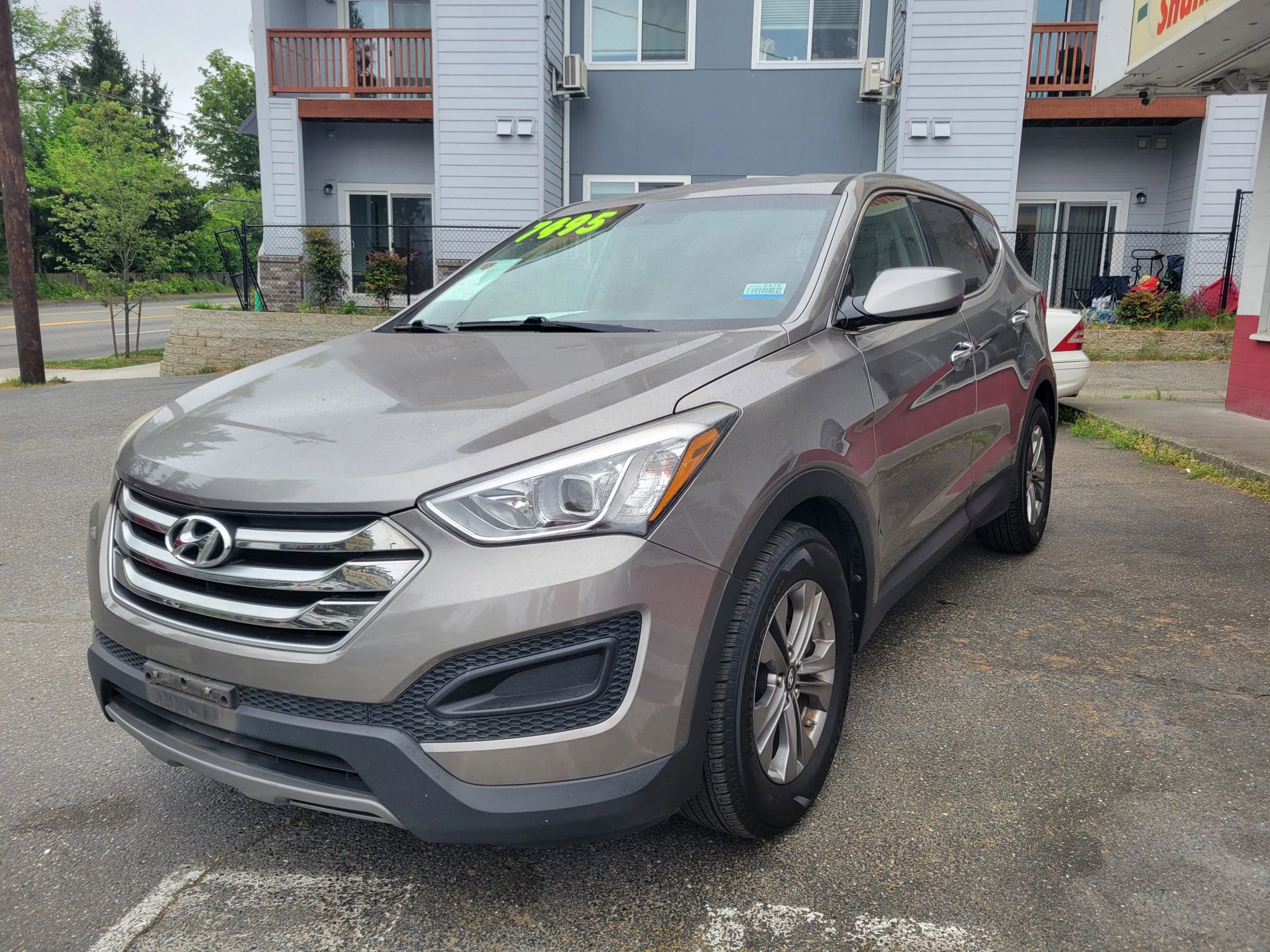 Used 2015 Hyundai Santa Fe Sport FWD image 2