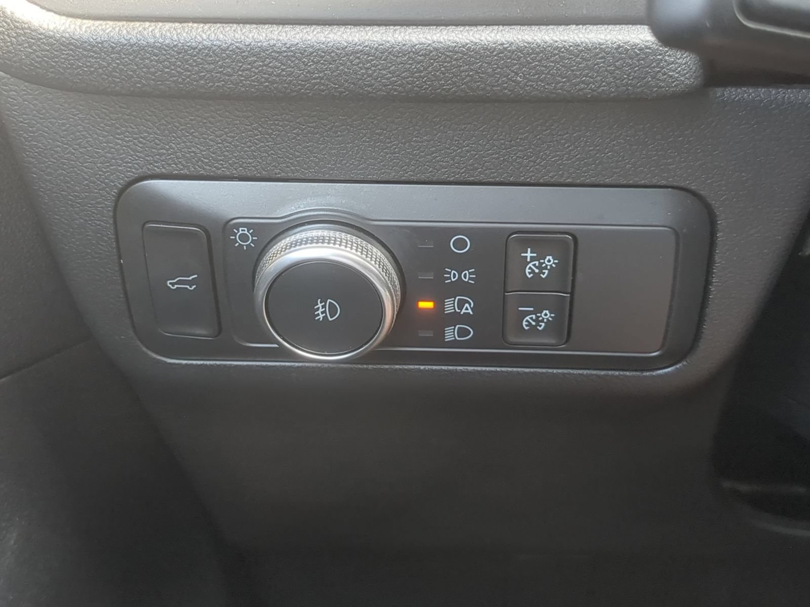 Used 2020 Ford Escape SEL FWD image 32