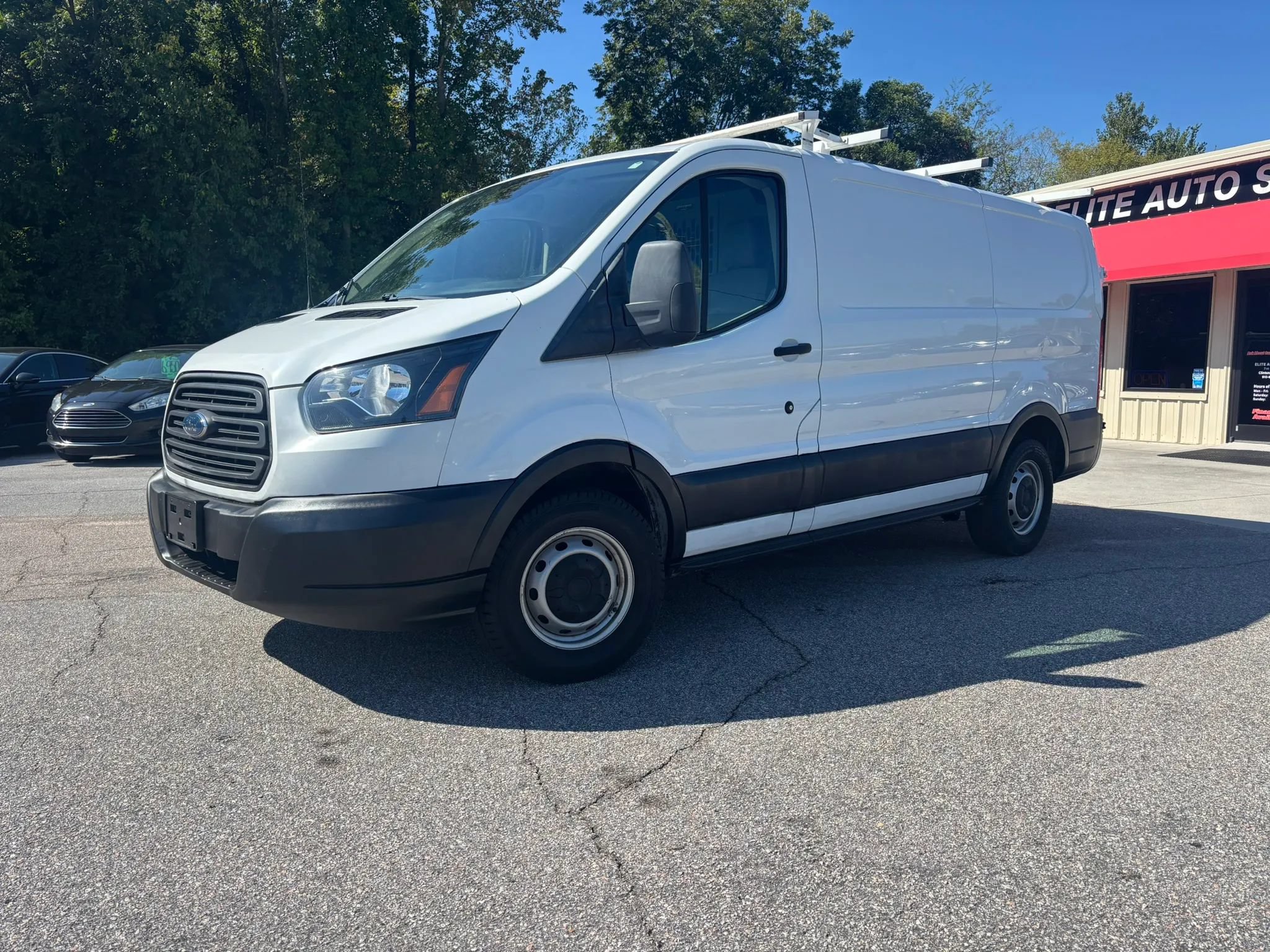 Used 2018 Ford Transit 150 130 Low Roof RWD image 3