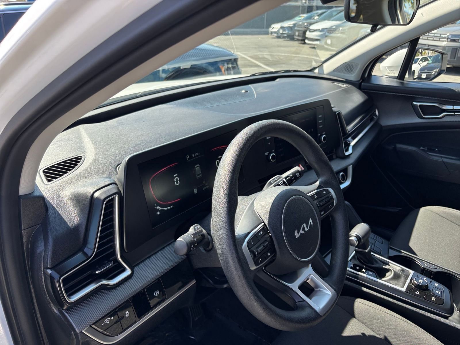 Used 2025 Kia Sportage LX FWD image 34