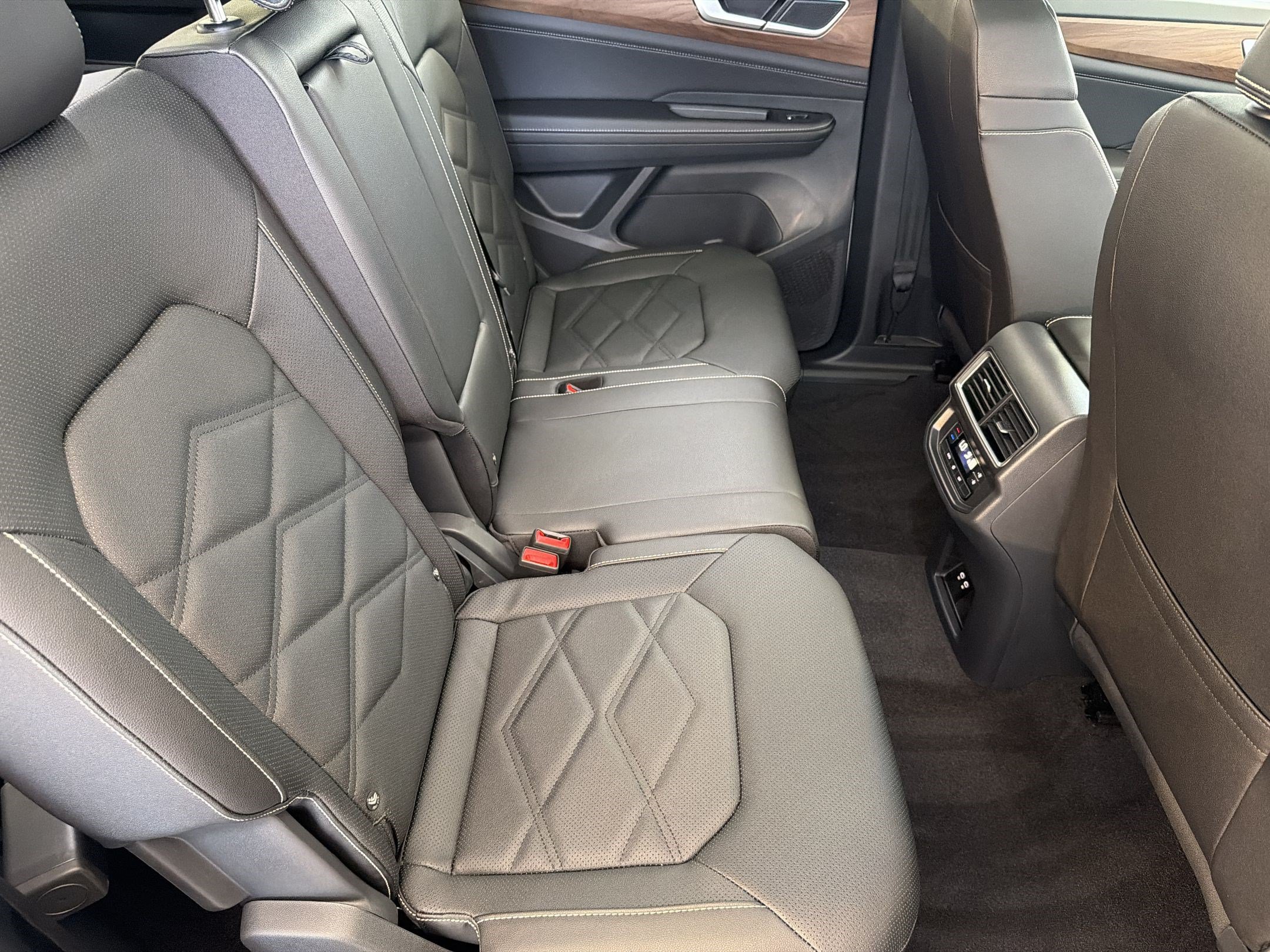 New 2026 Volkswagen Atlas SE FWD image 29