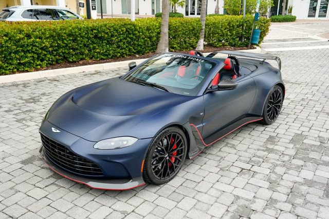 Used 2023 Aston Martin V12 Vantage Roadster RWD image 10