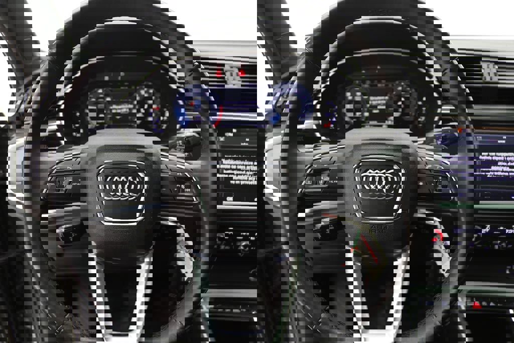 Used 2022 Audi Q3 2.0T Premium image 18