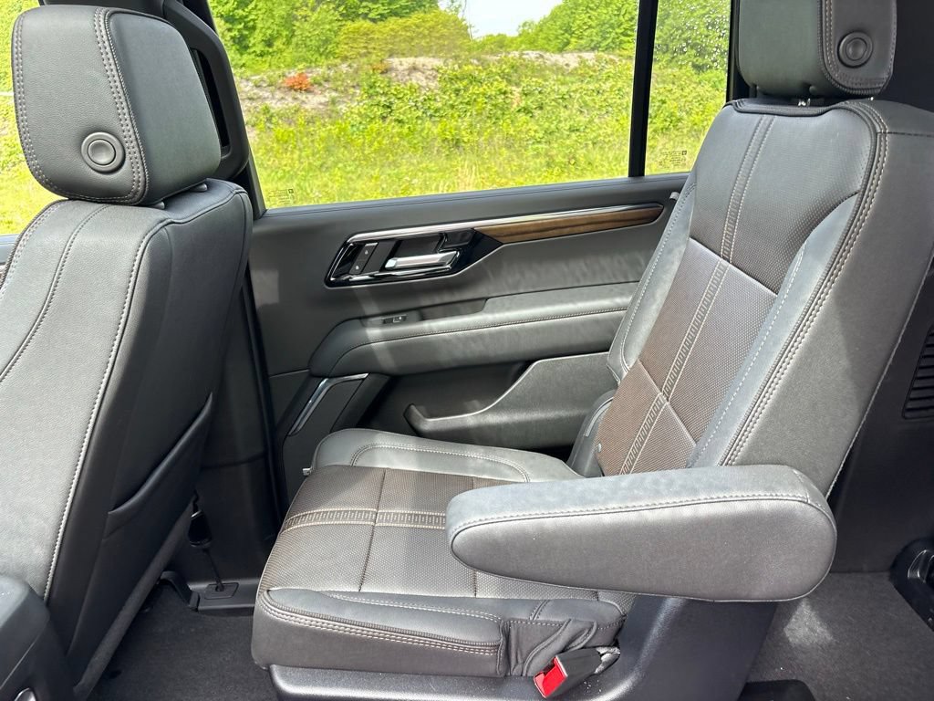 New 2026 Chevrolet Suburban High Country w/ Sun And Tow Package AWD/4WD image 56