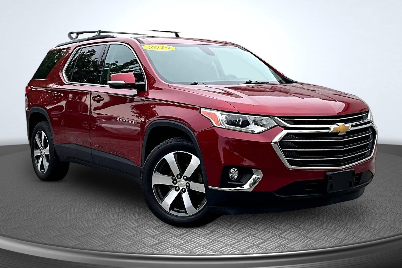 Used 2019 Chevrolet Traverse LT w/ LT Premium Package AWD/4WD image 2