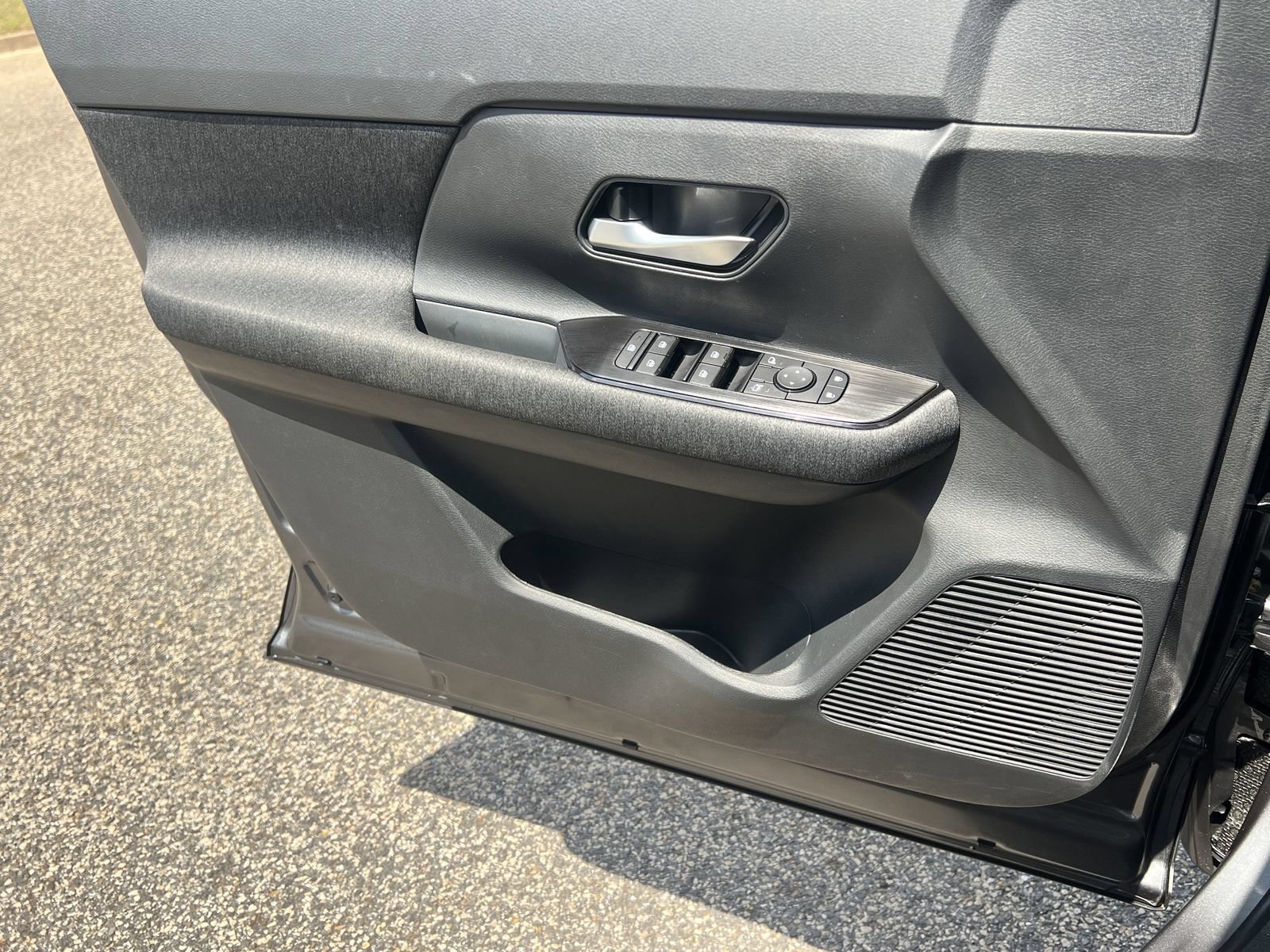 New 2026 Nissan Kicks SV w/ Cold Weather Package FWD image 13