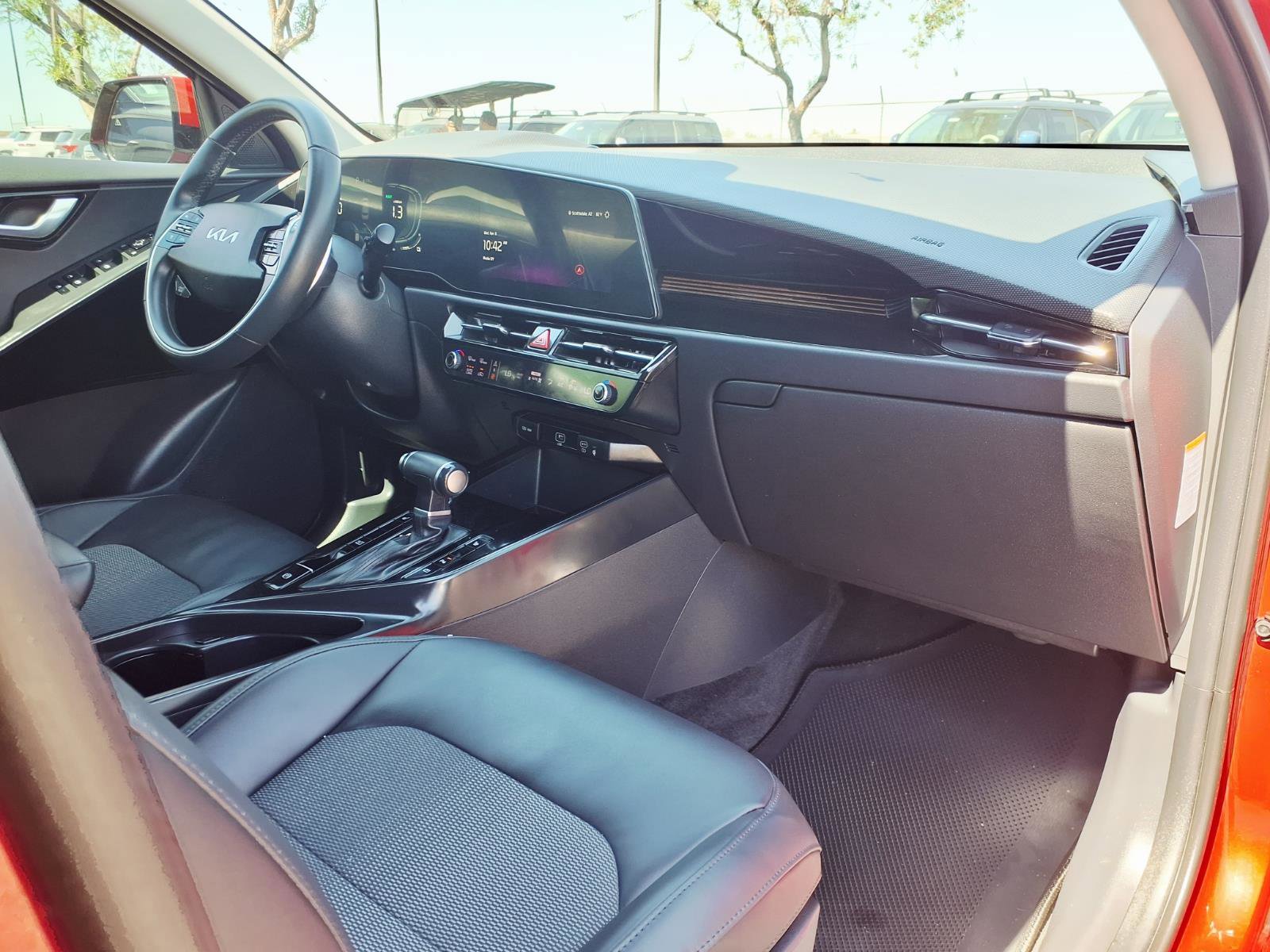 Used 2024 Kia Niro EX Touring FWD image 10