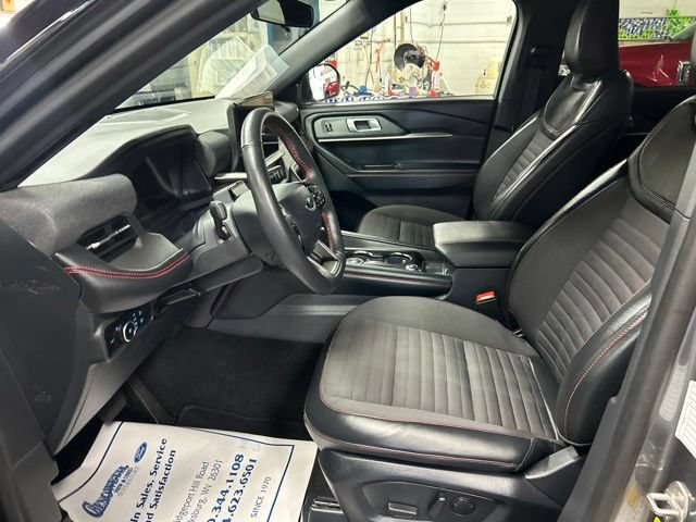 Used 2025 Ford Explorer ST-Line w/ ST-Line Street Pack AWD/4WD image 10