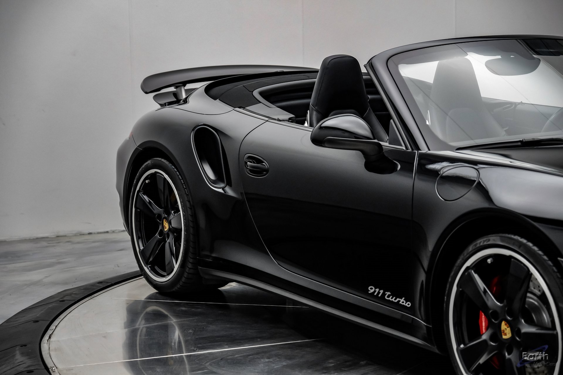 Used 2015 Porsche 911 Turbo image 32