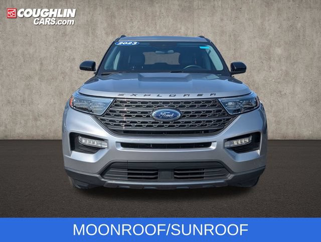 Used 2023 Ford Explorer XLT w/ Equipment Group 202A AWD/4WD image 3