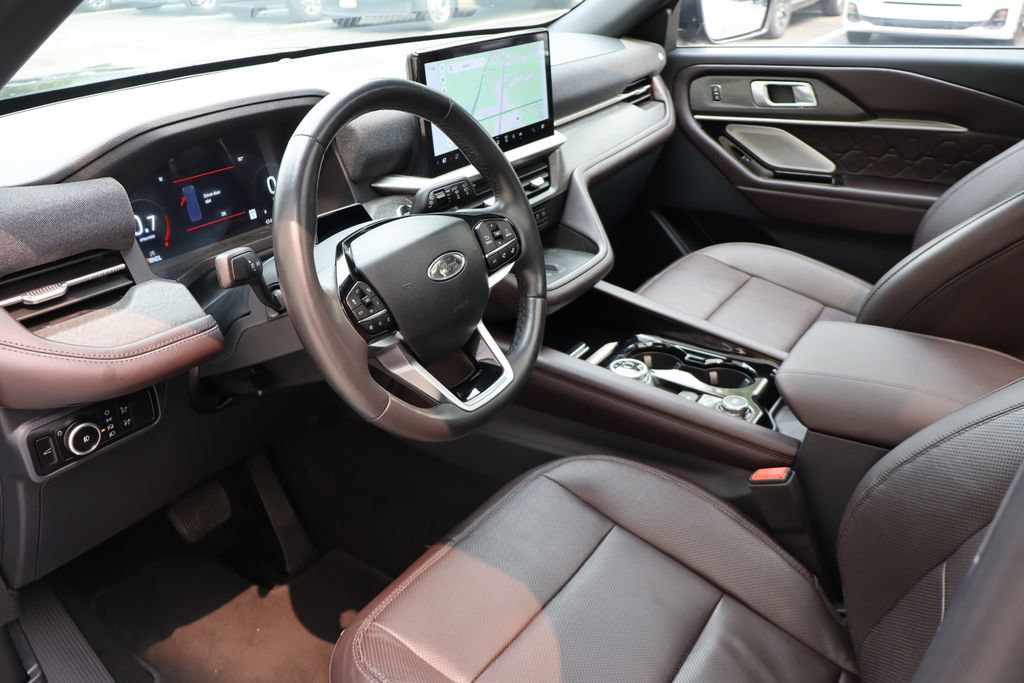 Used 2025 Ford Explorer Platinum w/ LUX Leather Package AWD/4WD image 5