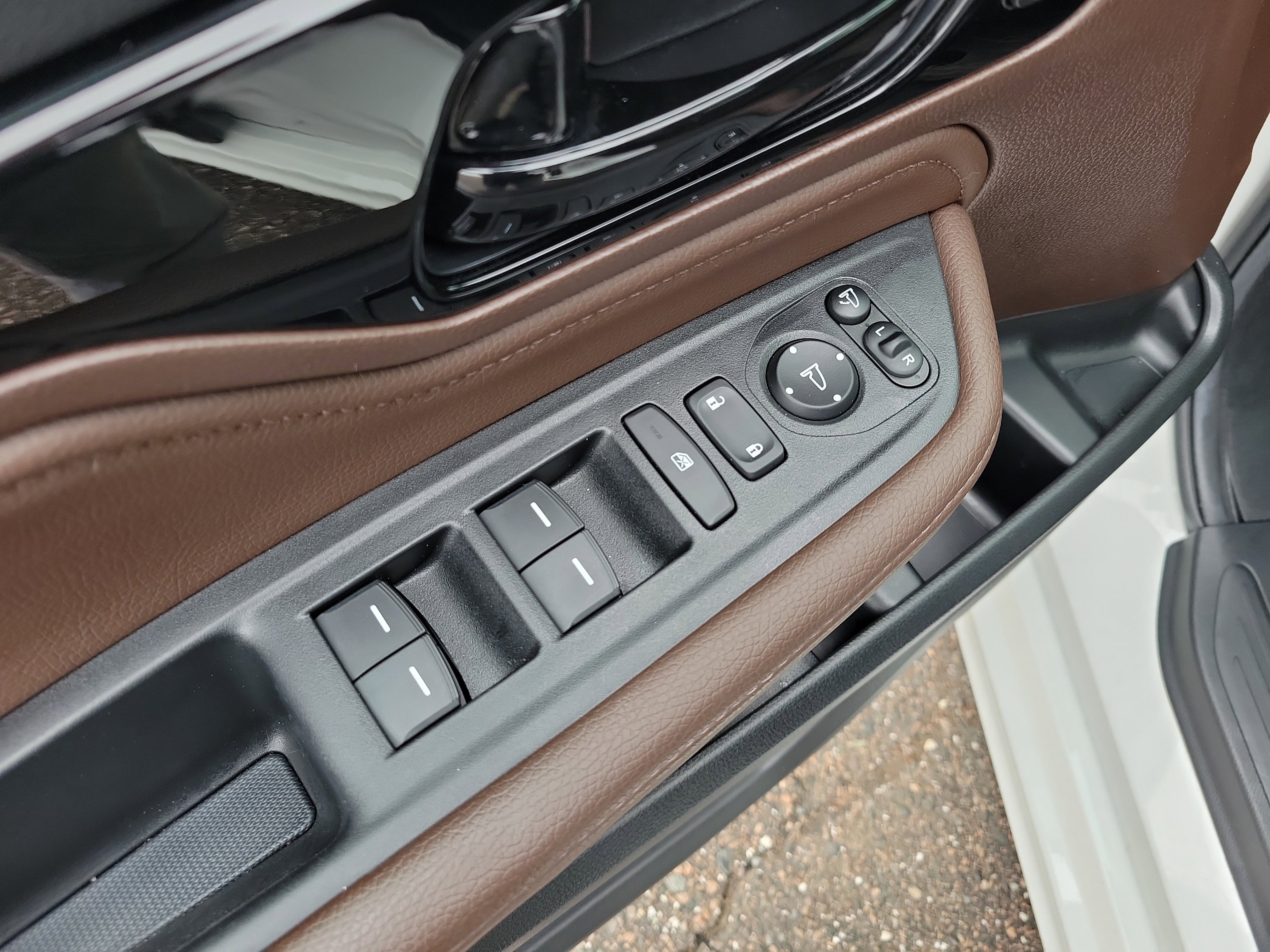 Used 2025 Honda Odyssey Elite image 23