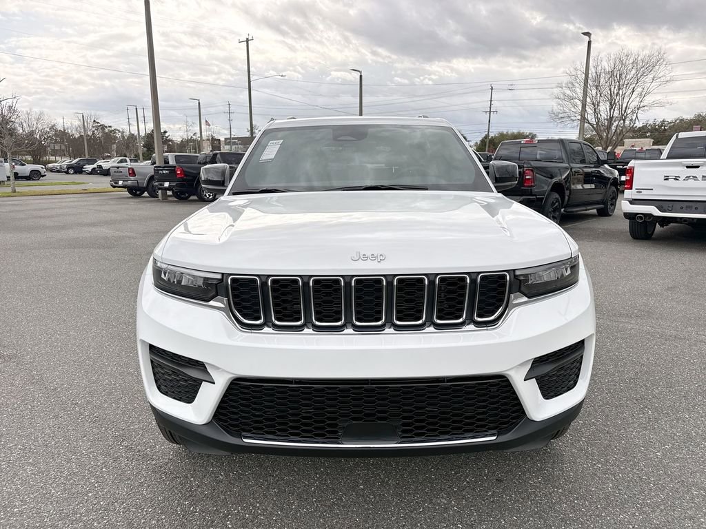 New 2026 Jeep Grand Cherokee Laredo image 8