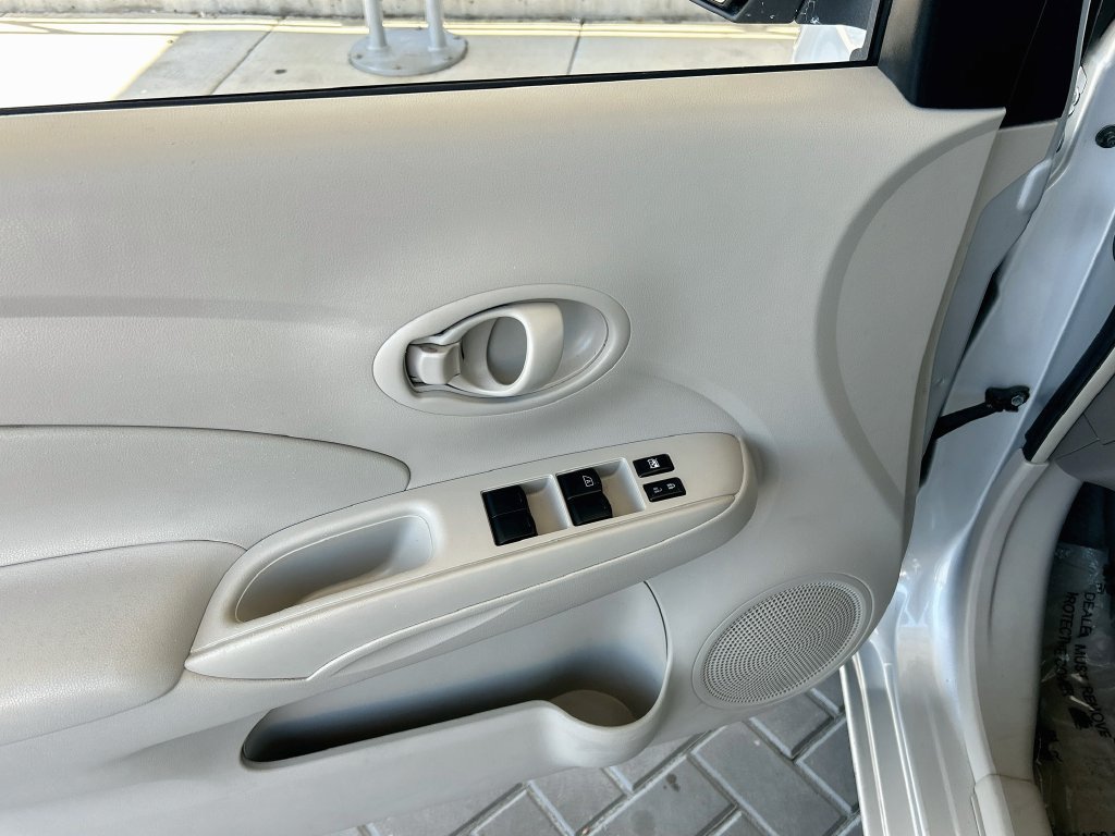 Used 2012 Nissan Versa SV FWD image 16