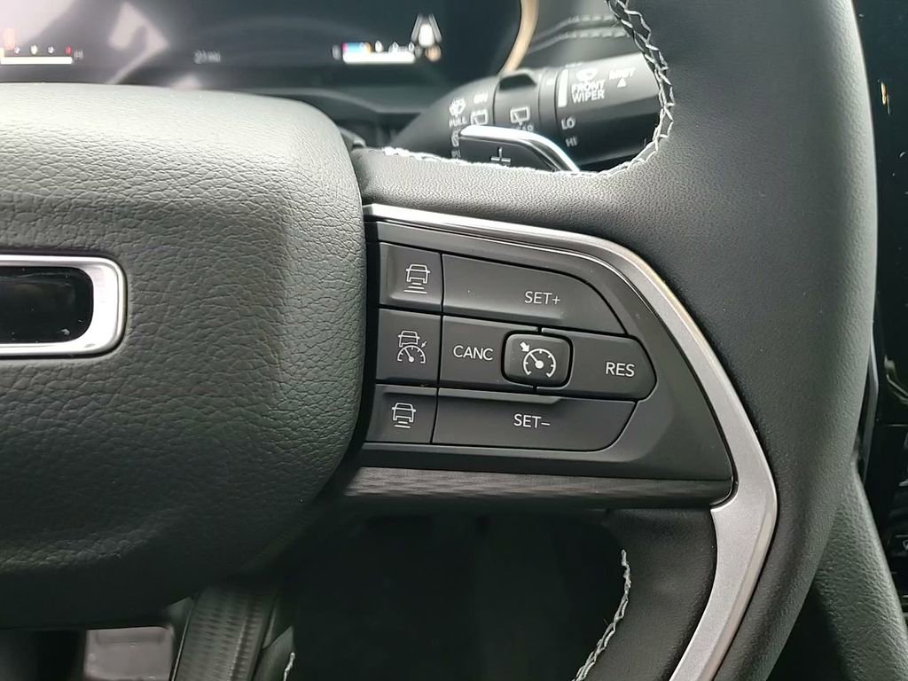 New 2025 Jeep Grand Cherokee L Altitude image 30