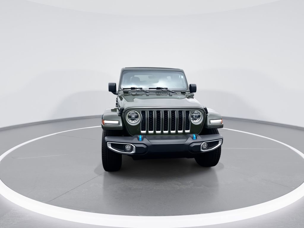 Used 2022 Jeep Wrangler Unlimited Sahara w/ Cold Weather Group AWD/4WD image 3