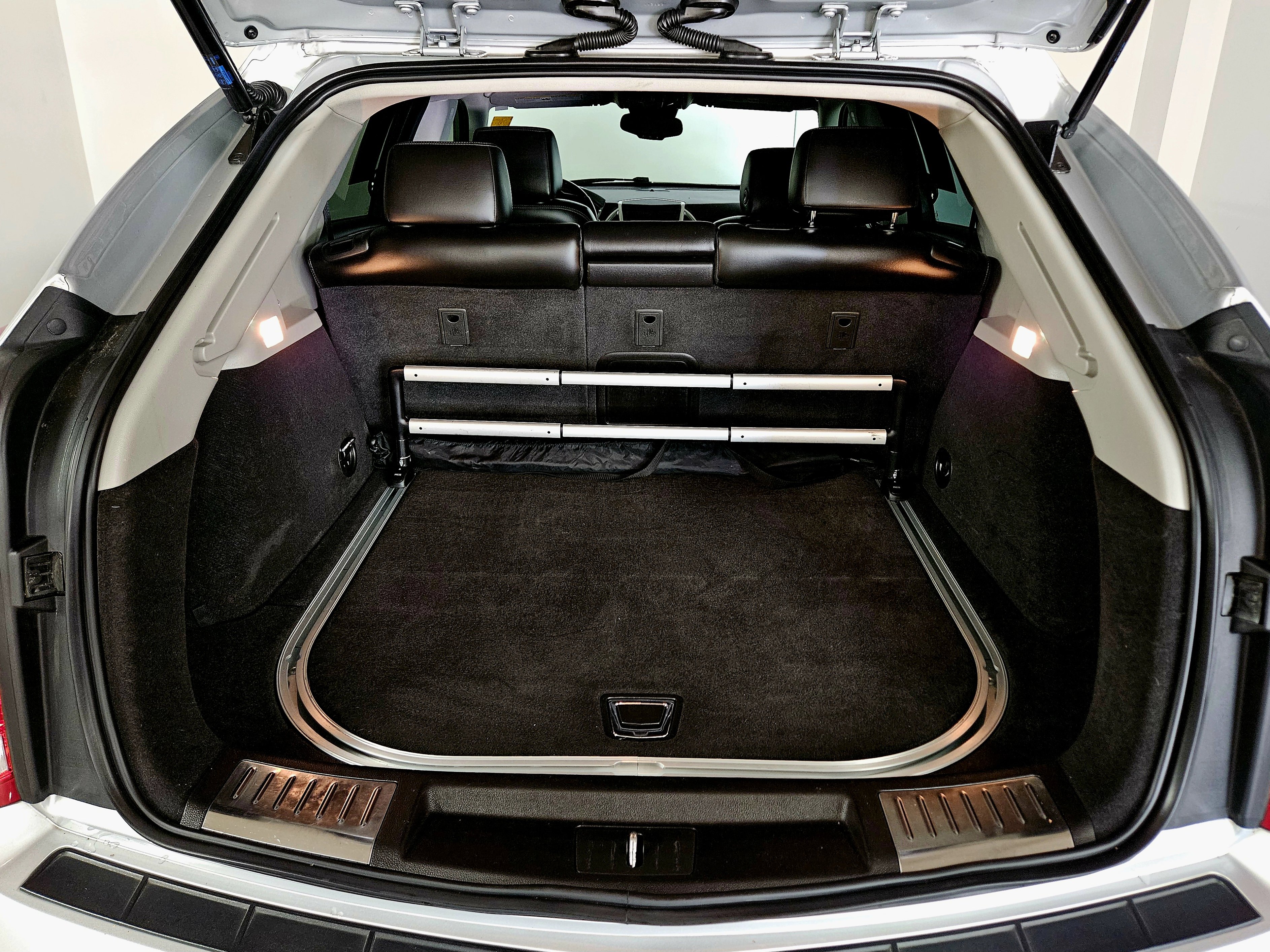 Used 2012 Cadillac SRX Performance w/ LPO, Protection Package FWD image 17