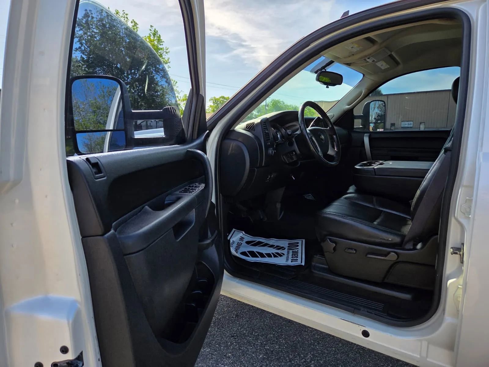 Used 2011 Chevrolet Silverado 1500 LT w/ All-Star Edition AWD/4WD image 8