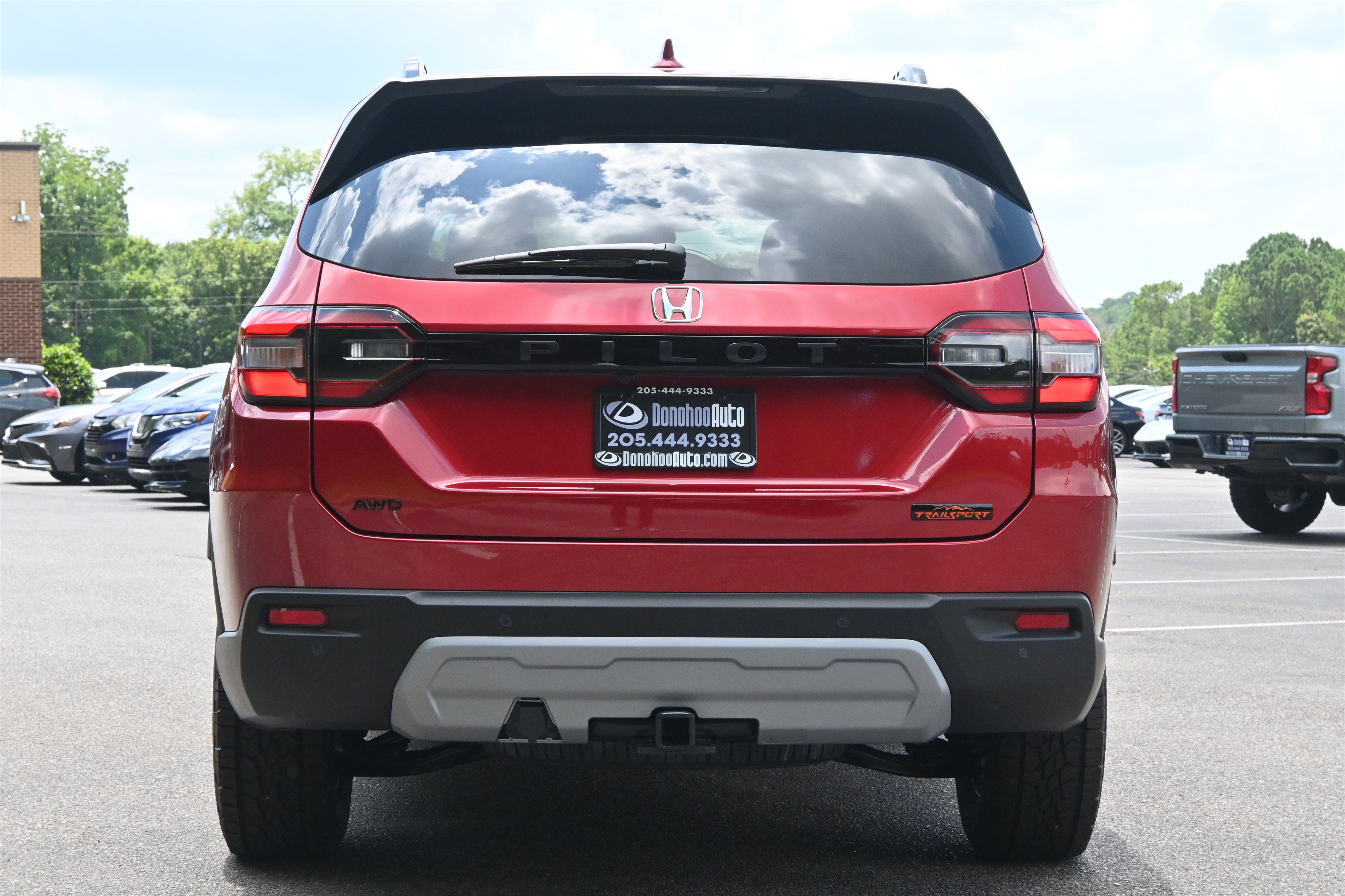 Used 2025 Honda Pilot TrailSport image 8