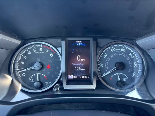 Used 2022 Toyota Tacoma TRD Off-Road AWD/4WD image 32