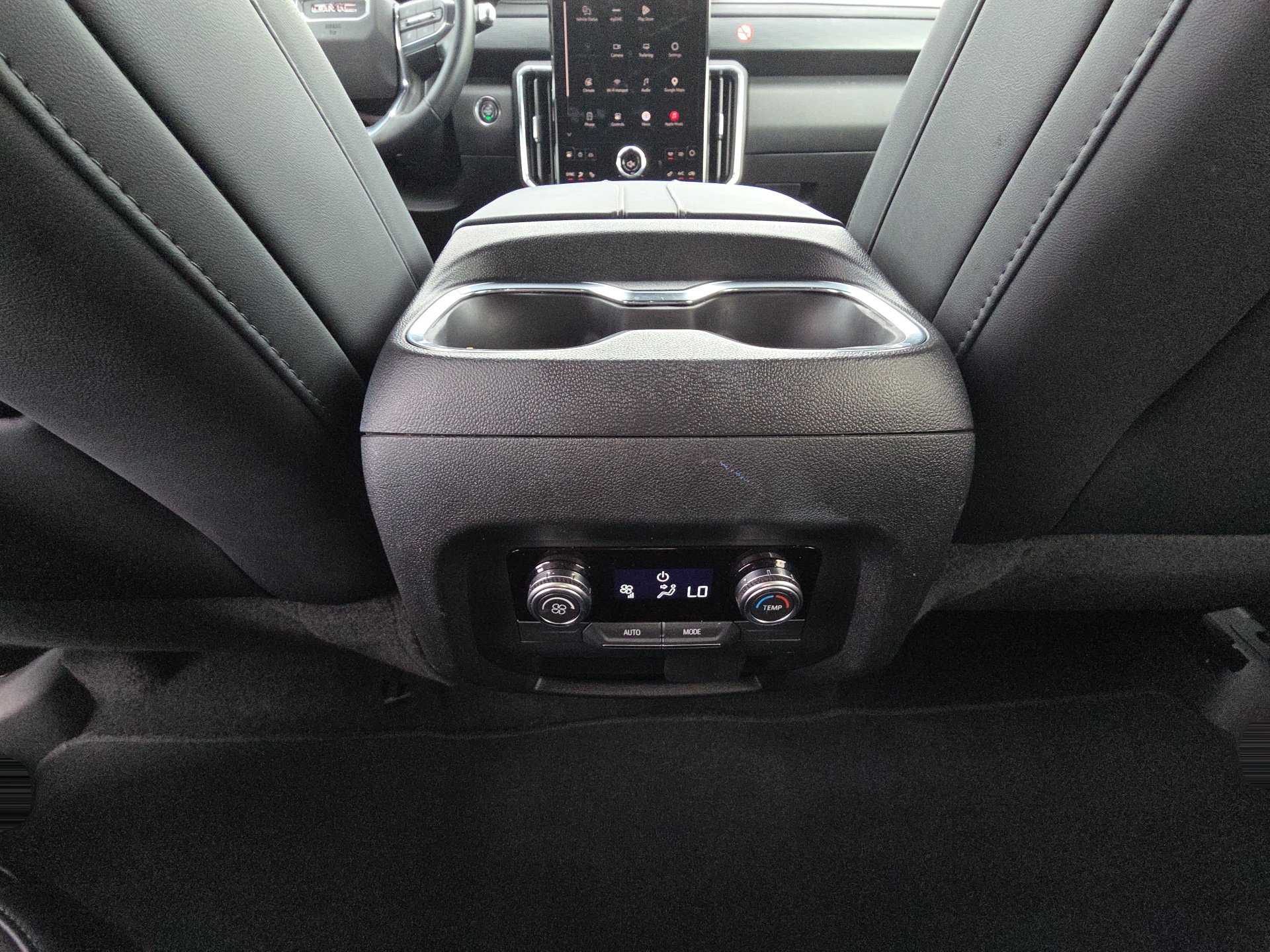 Used 2026 GMC Acadia Elevation w/ Elevation Premium Package FWD image 30