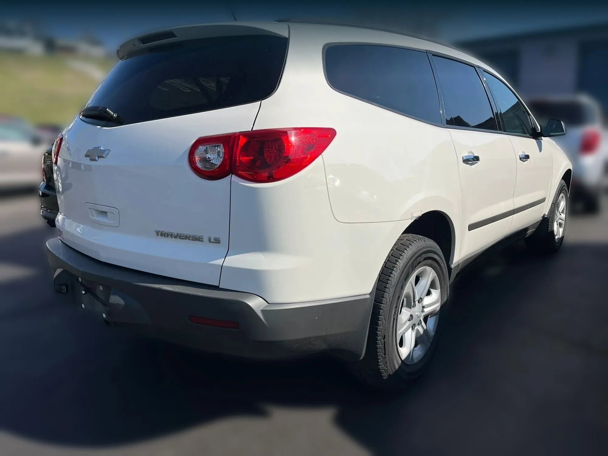 Used 2011 Chevrolet Traverse LS FWD image 4