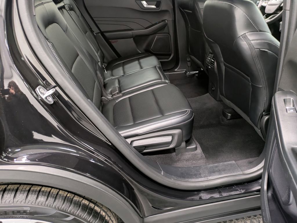 Used 2023 Ford Escape Platinum AWD/4WD image 26