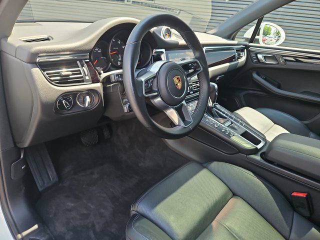 Certified 2021 Porsche Macan AWD/4WD image 5