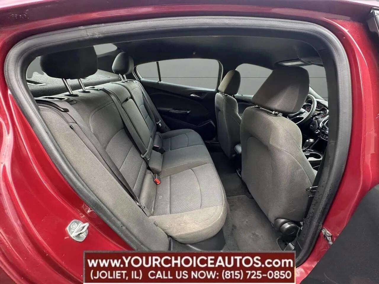 Used 2019 Chevrolet Cruze LT w/ Convenience Package FWD image 34